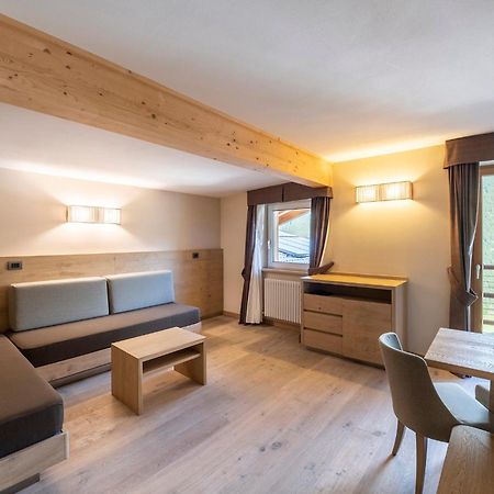 Design & Suite Hotel Ciarnadoi Виго-ди-Фасса Экстерьер фото