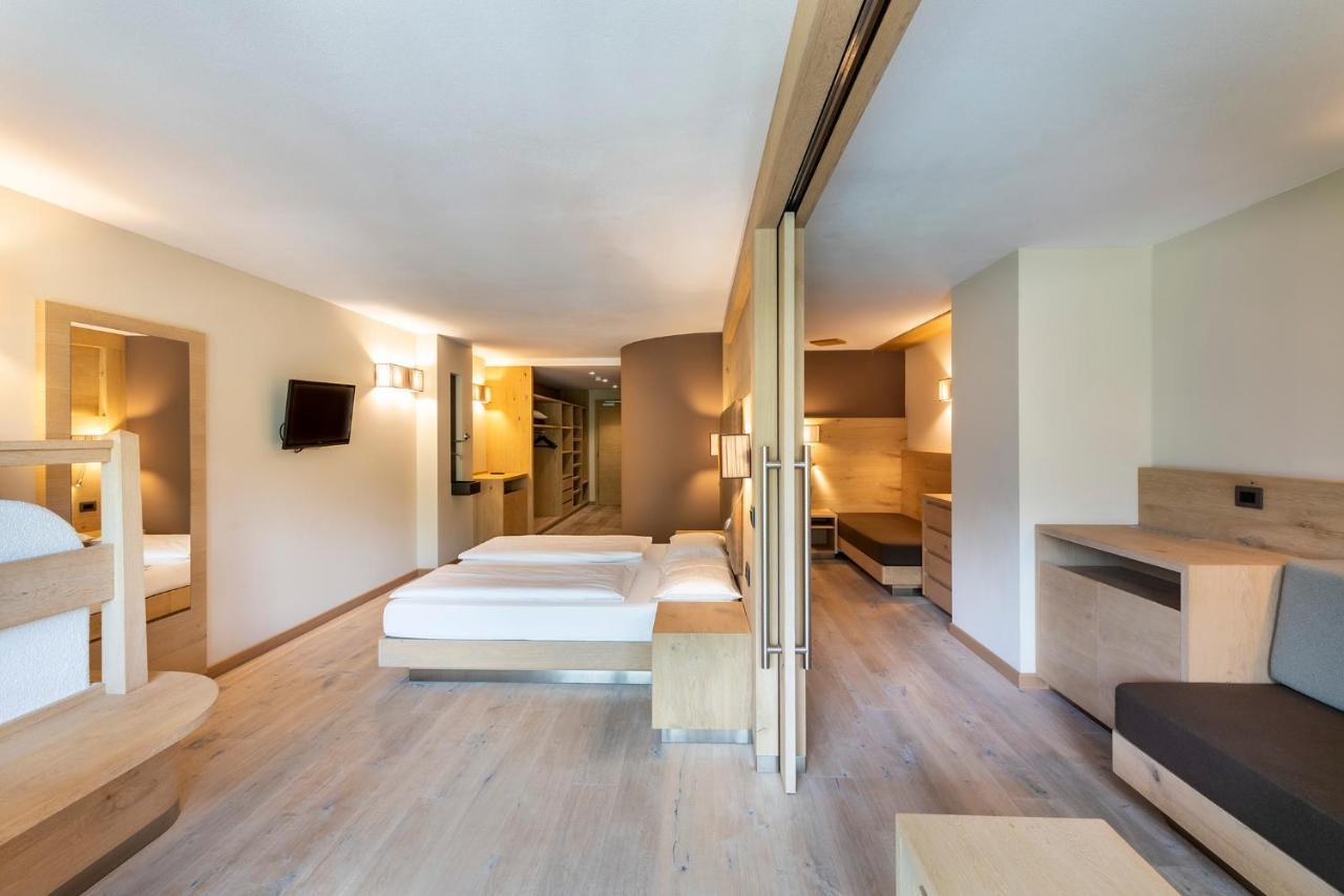 Design & Suite Hotel Ciarnadoi Виго-ди-Фасса Экстерьер фото