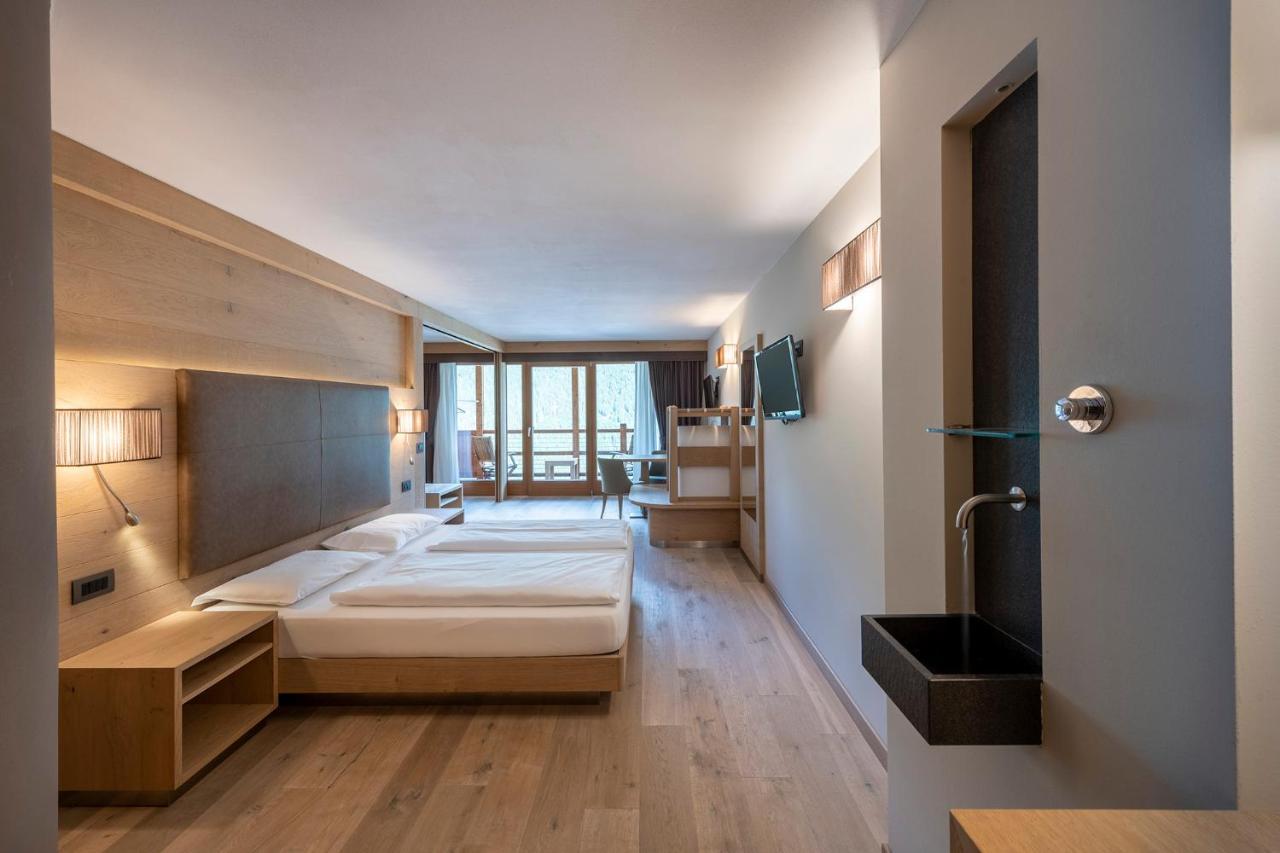 Design & Suite Hotel Ciarnadoi Виго-ди-Фасса Экстерьер фото