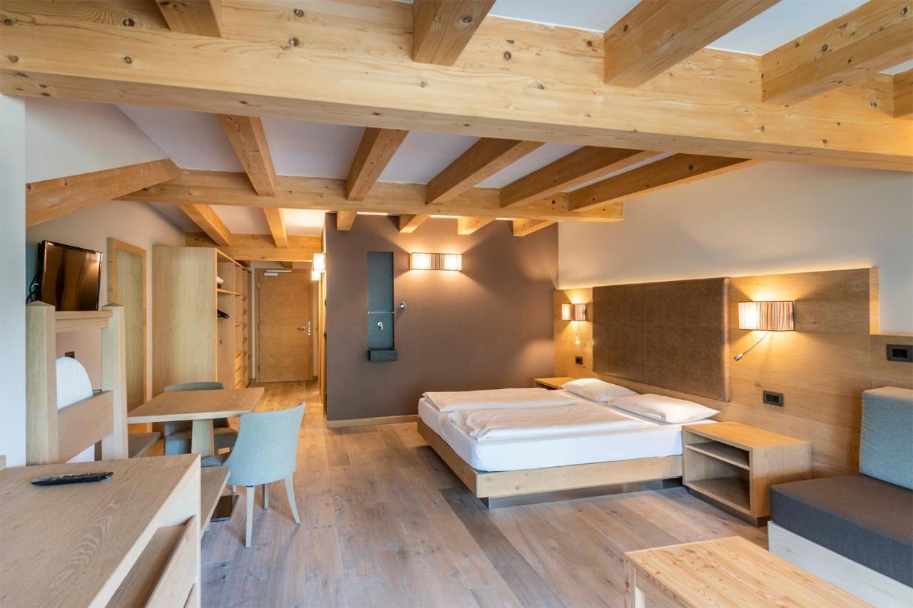 Design & Suite Hotel Ciarnadoi Виго-ди-Фасса Экстерьер фото