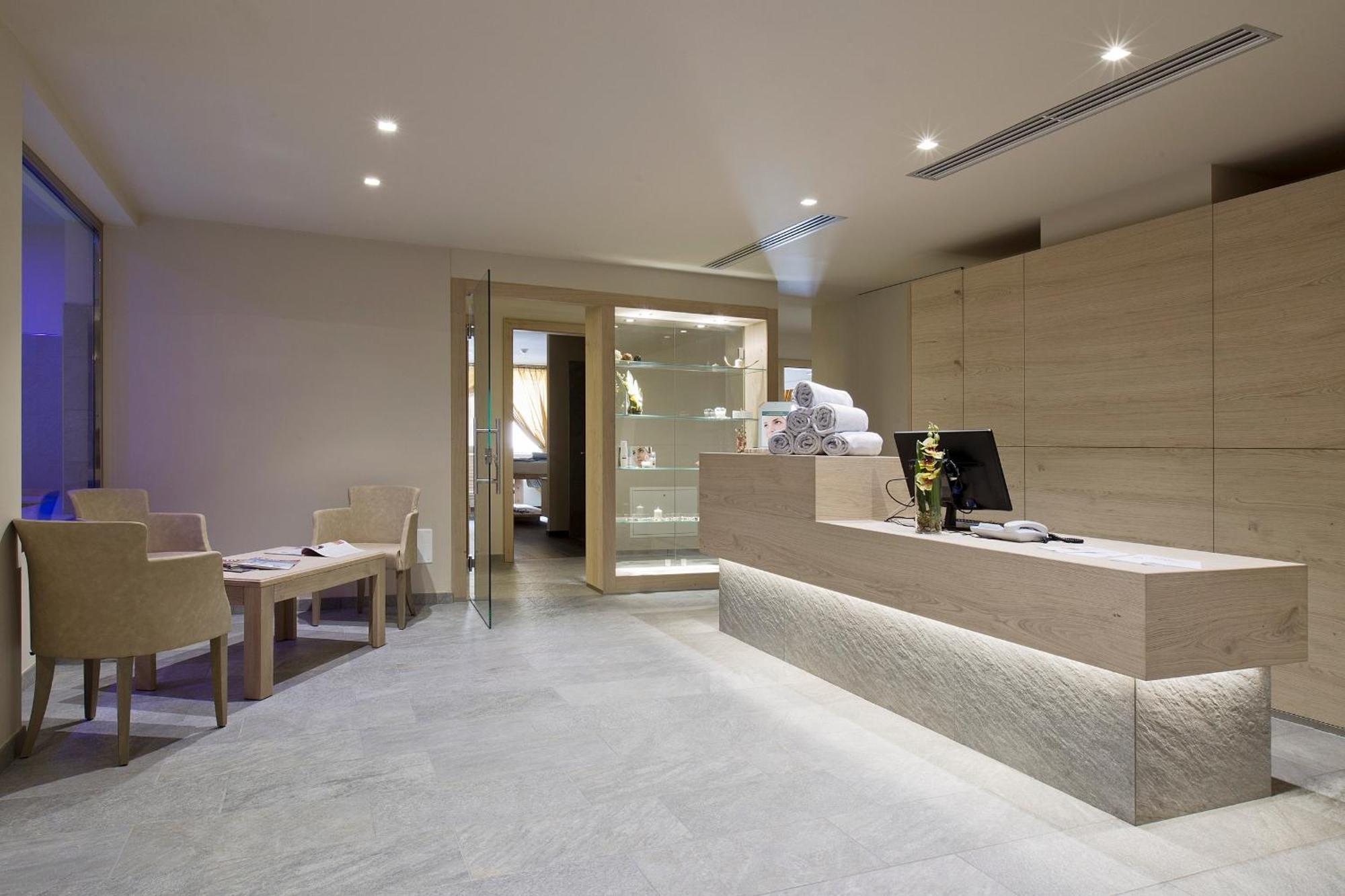 Design & Suite Hotel Ciarnadoi Виго-ди-Фасса Экстерьер фото